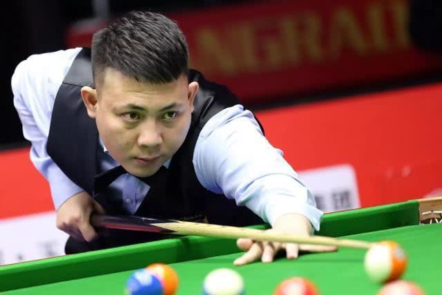 竞相追逐的 竞相追逐的