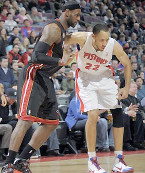 认为具备巨 认为具备巨